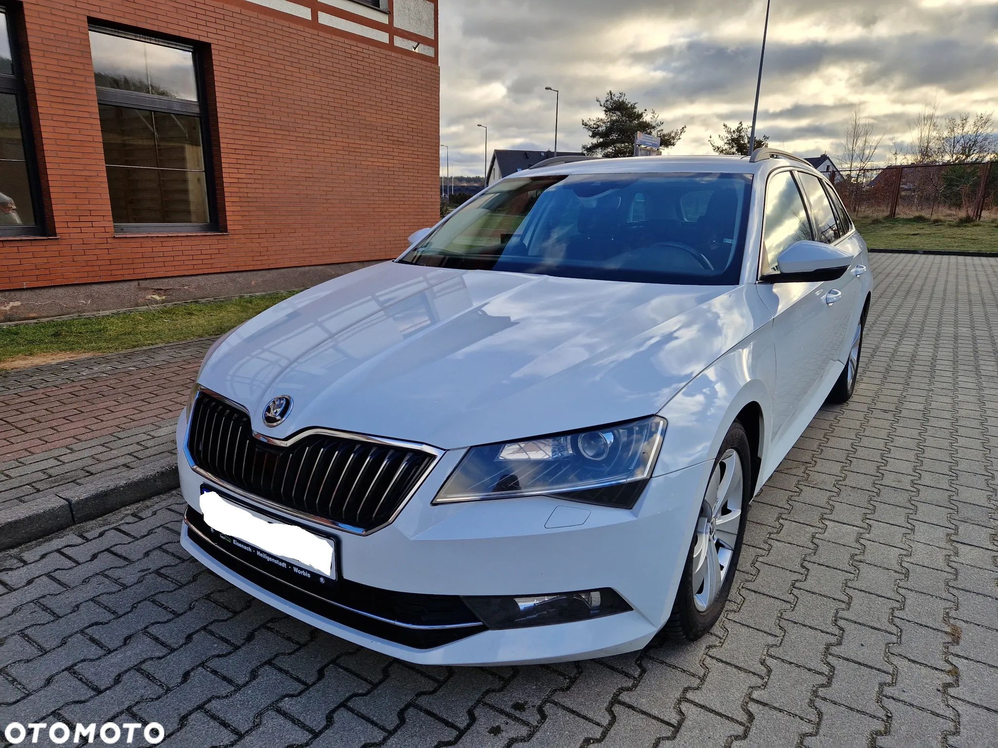 Skoda Superb 2.0 TDI Ambition DSG - 1