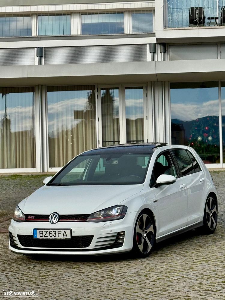 VW Golf GTI Performance BlueMotion DSG - 1
