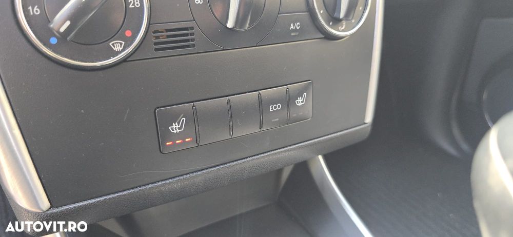 Mercedes-Benz A 160 BlueEfficiency Special Edition - 13