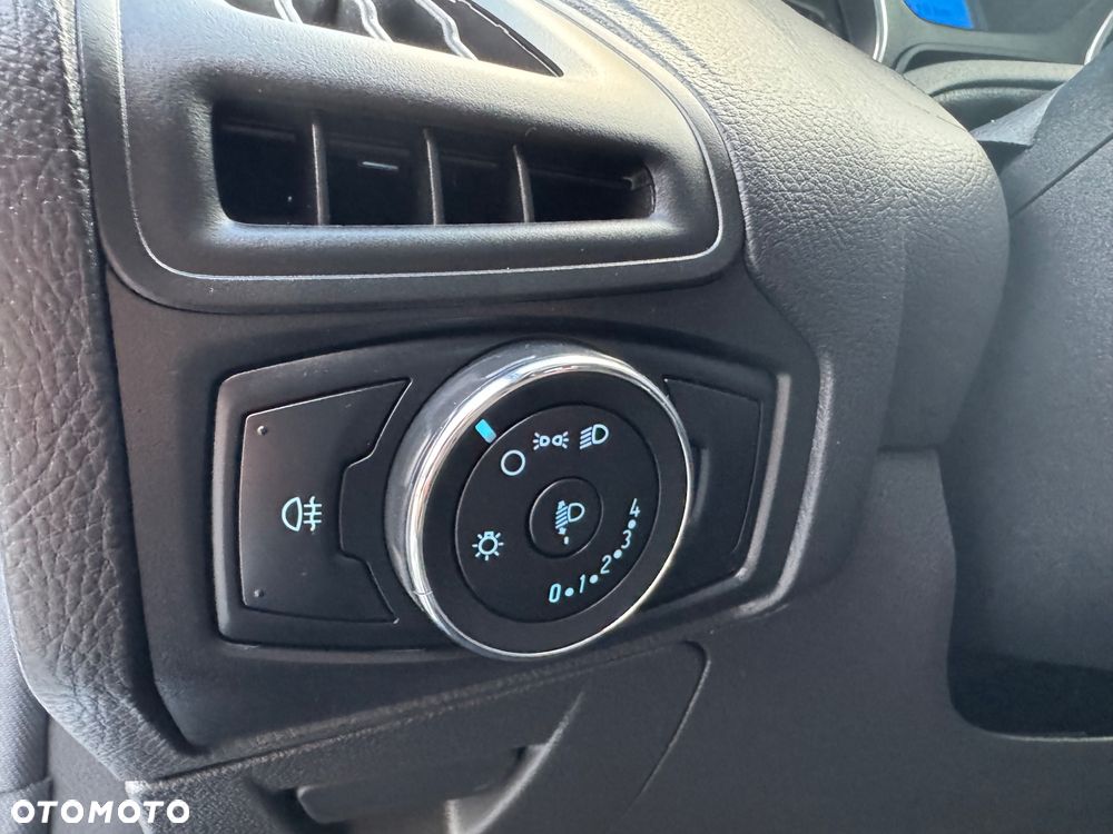 Ford Focus 1.0 EcoBoost Ambiente - 16
