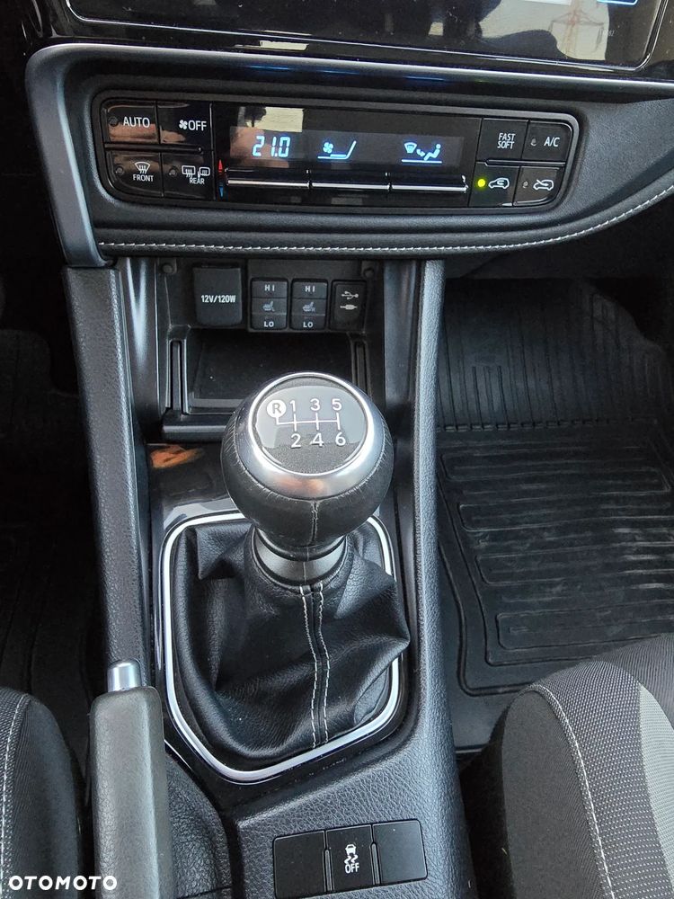 Toyota Auris 1.6 Premium Comfort - 16