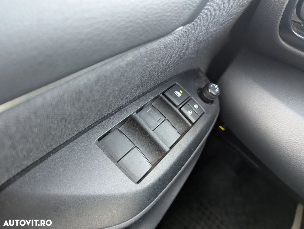Toyota Yaris 1.5 VVT-i HSD Dynamic Bi-tone - 15