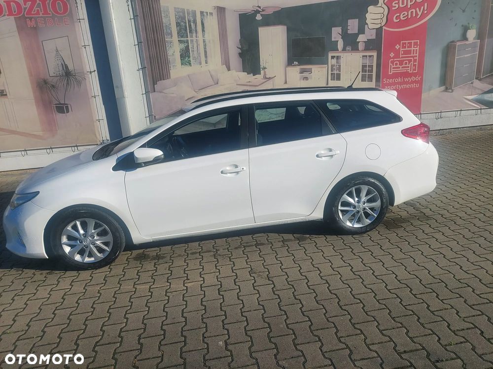 Toyota Auris 1.4 D-4D Design Edition - 19