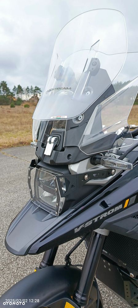 Suzuki V-STROM - 10