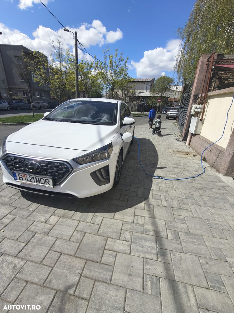 Hyundai IONIQ - 2