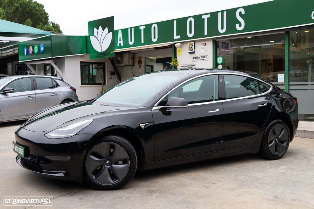 Tesla Model 3 - 3