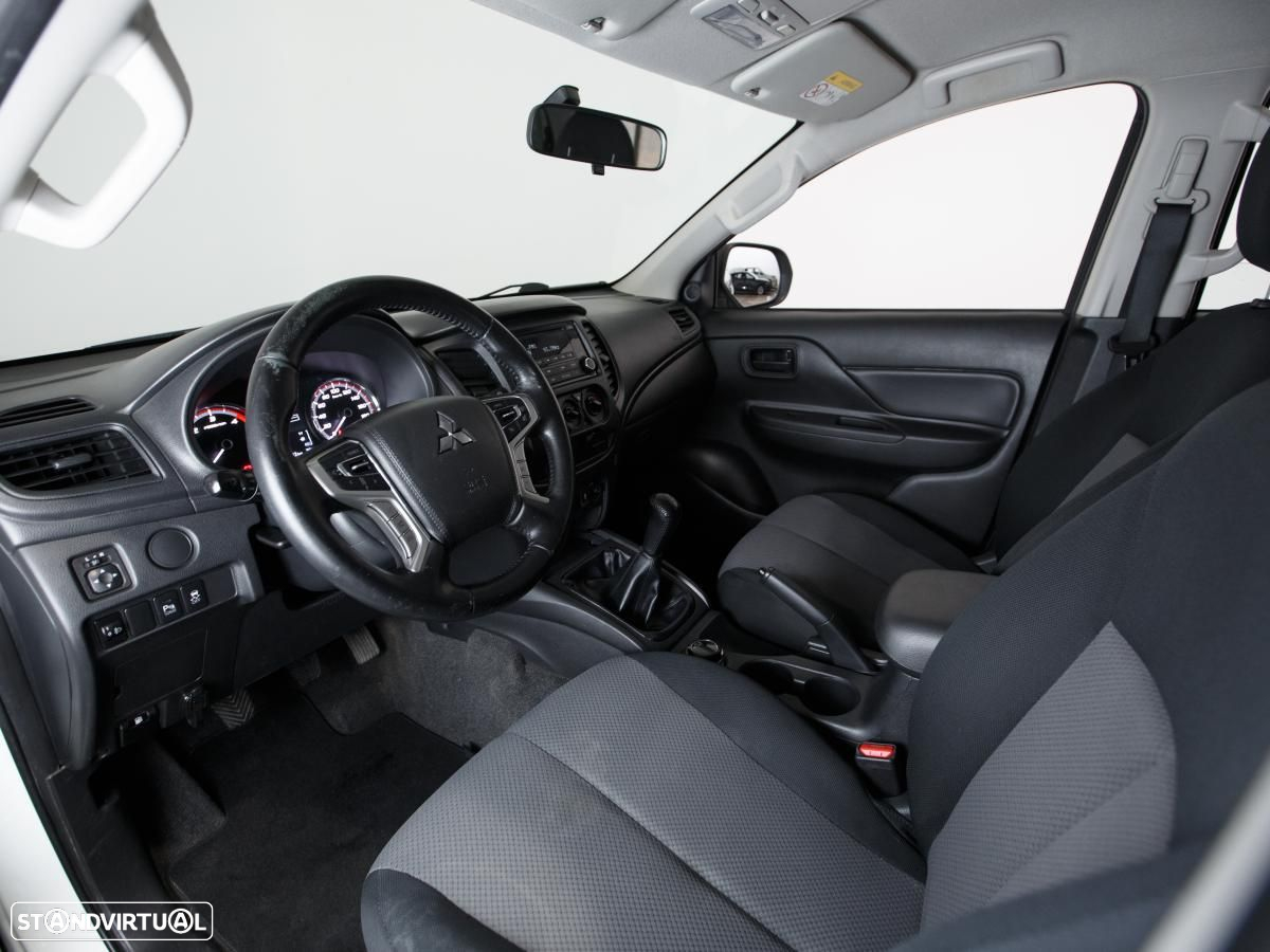 Mitsubishi L200 - 6