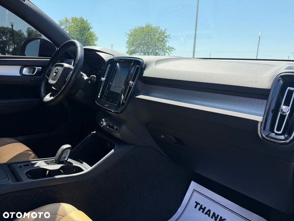 Volvo XC 40 T5 AWD Geartronic Momentum - 12