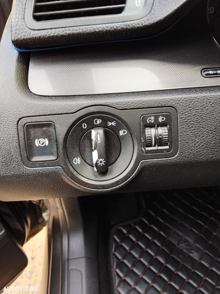 Volkswagen Passat - 10
