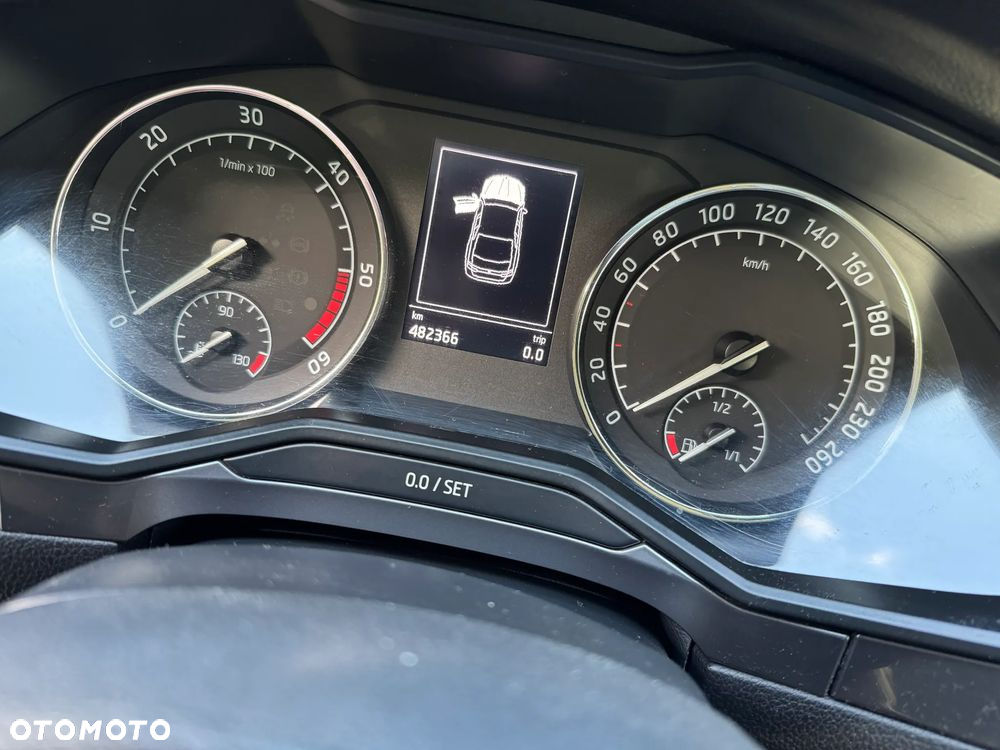 Skoda Superb 2.0 TDI SCR Ambition - 12