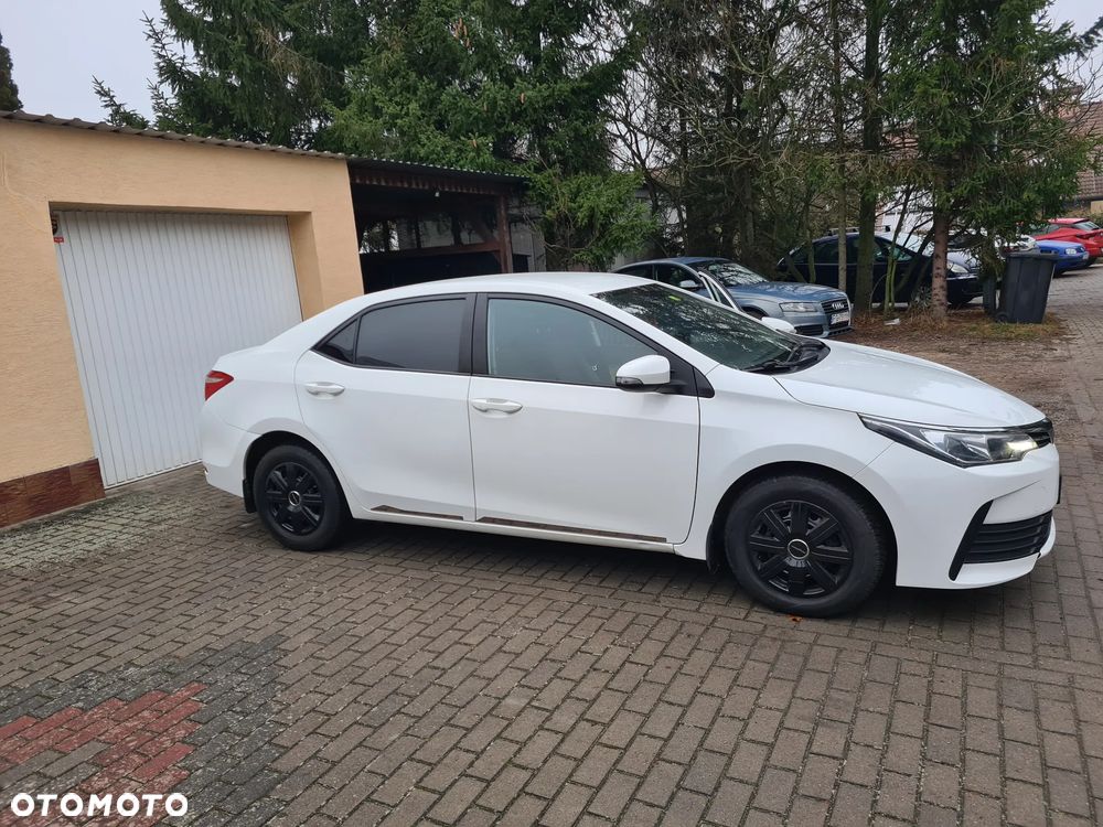 Toyota Corolla 1.6 Active - 11