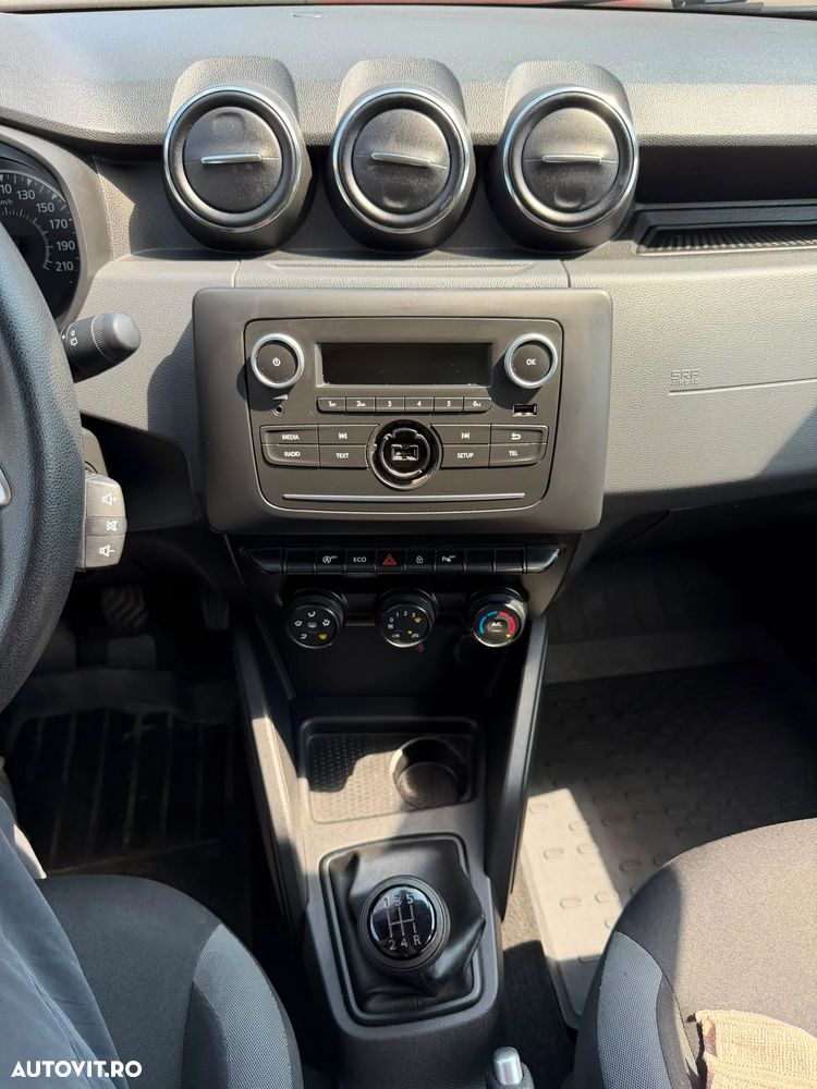 Dacia Duster 1.6 SCe Essential - 17