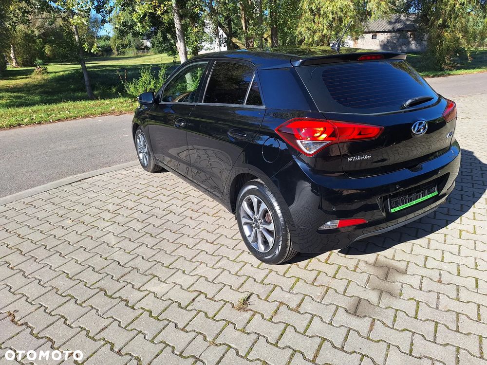 Hyundai i20 - 11
