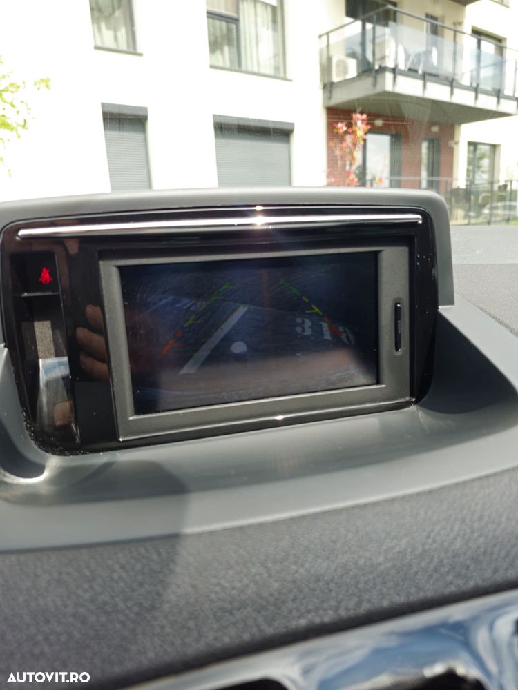 Renault Megane ENERGY dCi 110 Start & Stop Bose Edition - 9