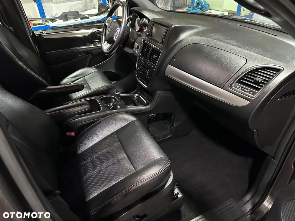 Dodge Grand Caravan 3.6 R/T - 20