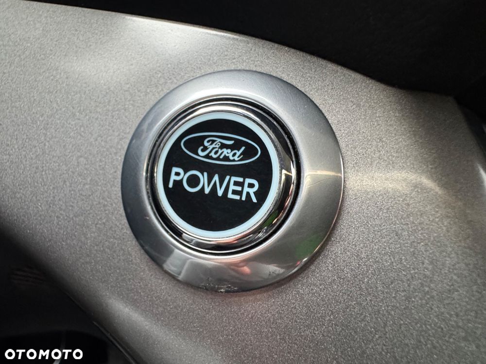 Ford Kuga - 32