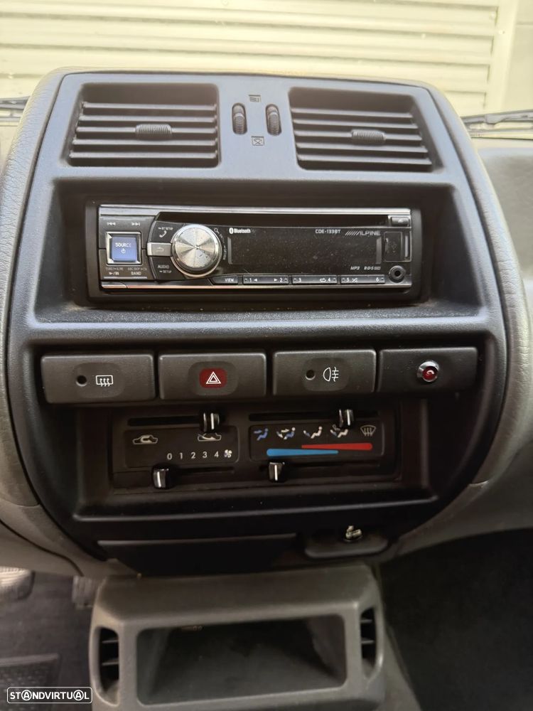 Nissan Terrano II 2.7 LX - 15