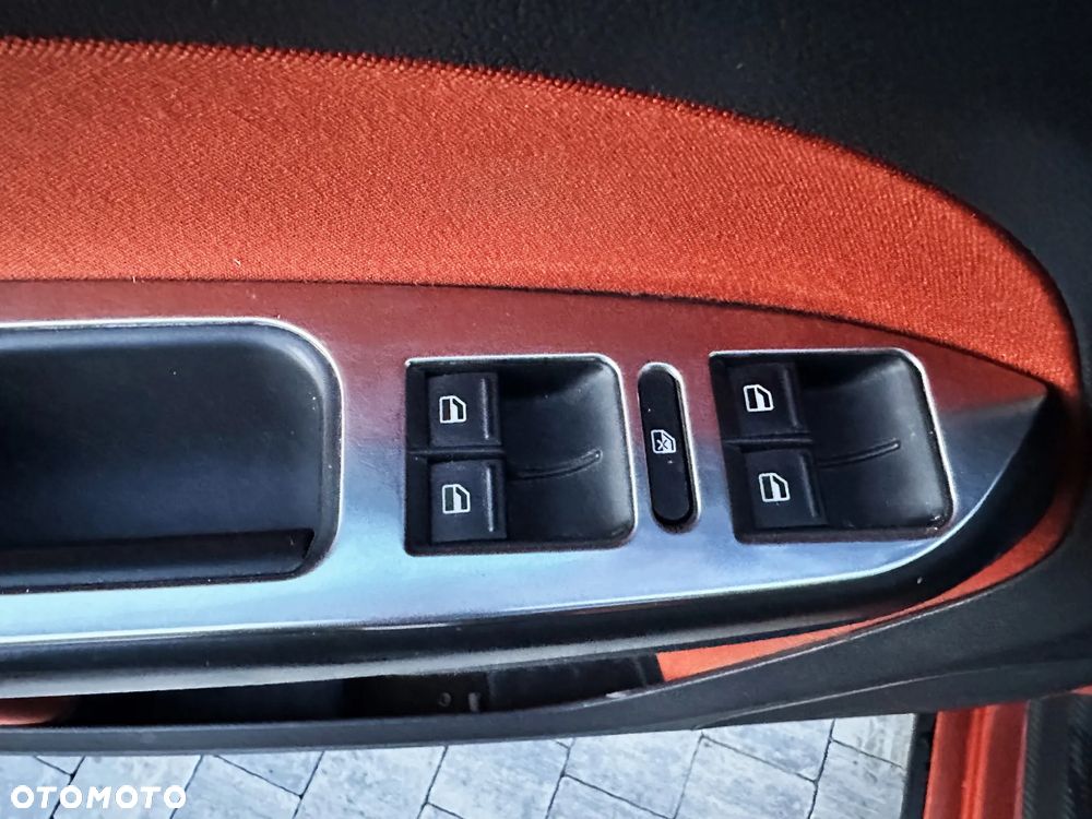 Volkswagen Touran 1.4 TSI Cross - 14