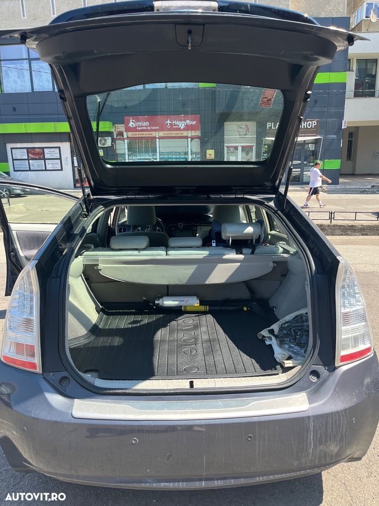 Toyota Prius (Hybrid) Comfort - 15