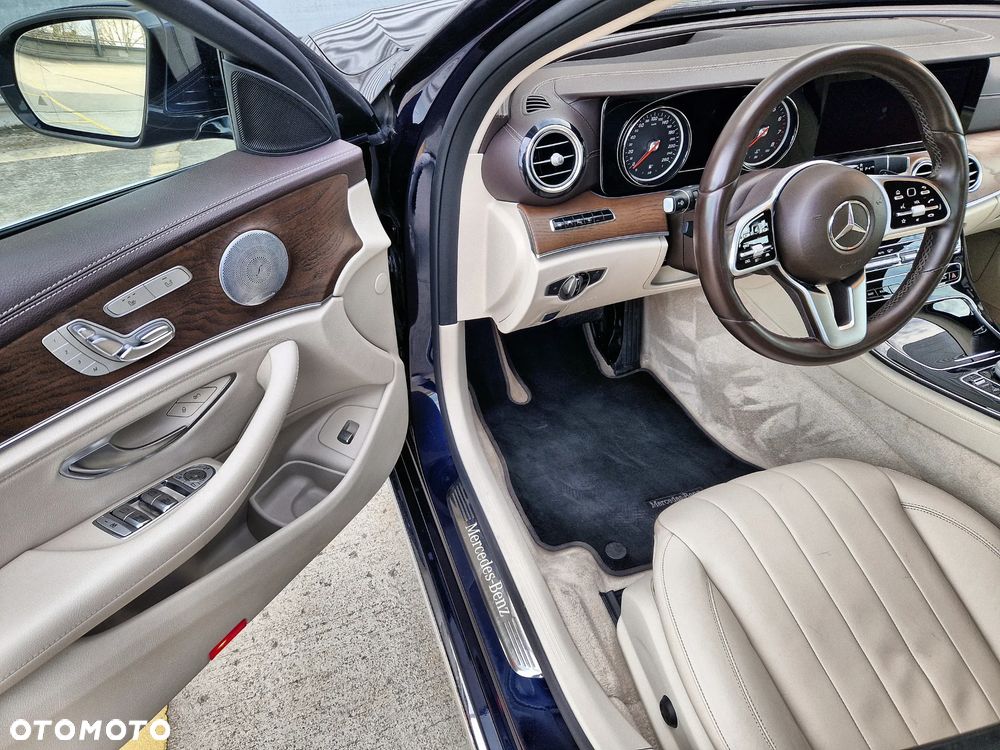 Mercedes-Benz Klasa E 450 4Matic 9G-TRONIC Exclusive - 28