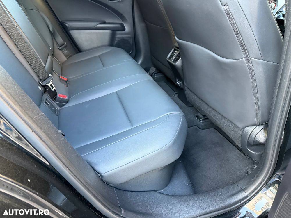 Lexus UX 250h E-FOUR Luxury ML - 28