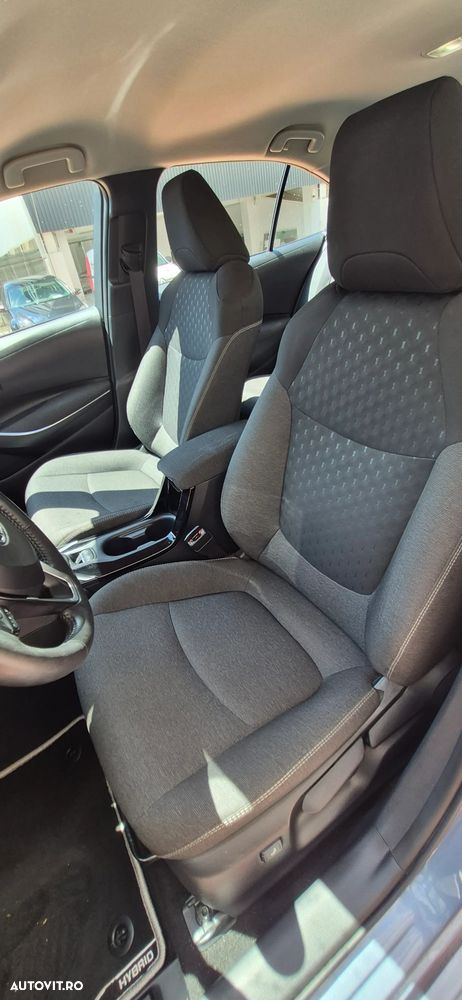 Toyota Corolla 1.8 HSD Business - 17