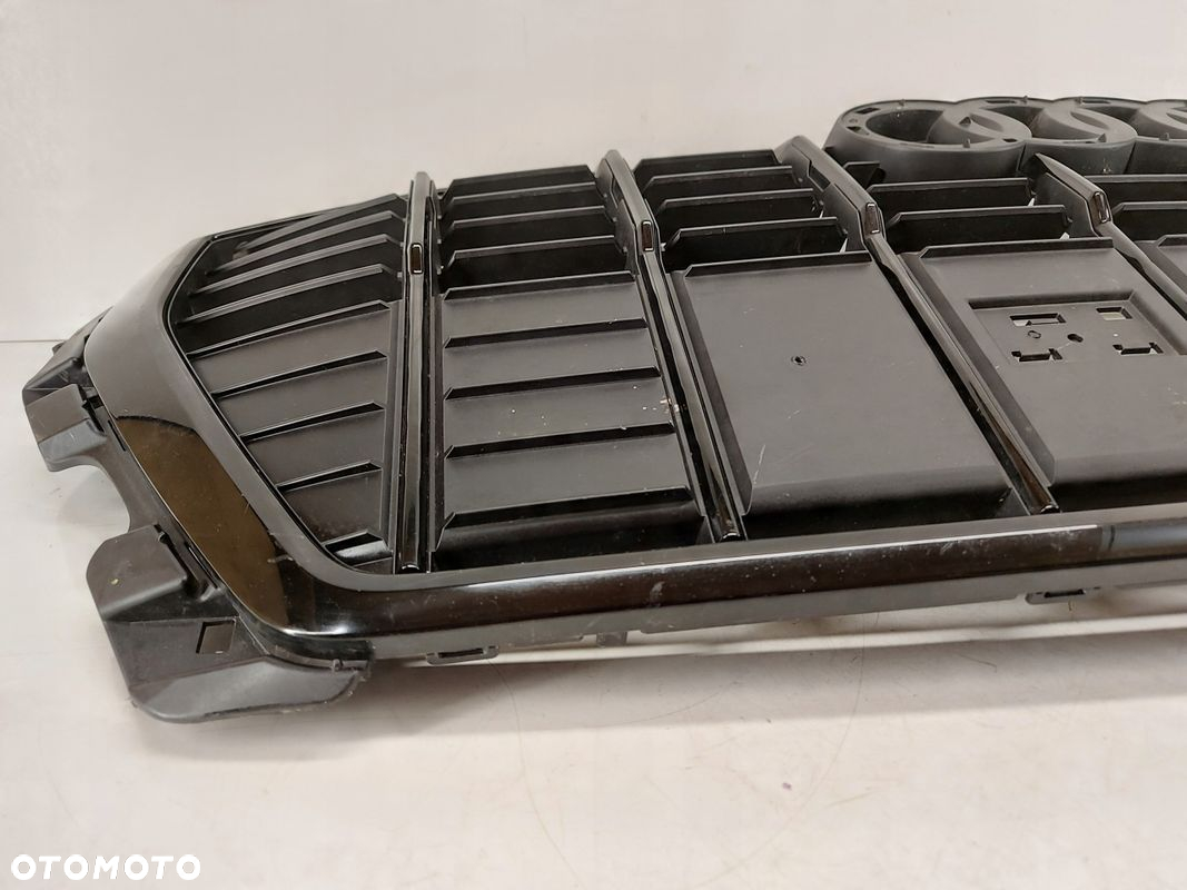 Audi Q3 2 II 83A grill Atrapa - 9