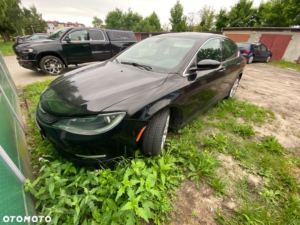Chrysler 200 - 2