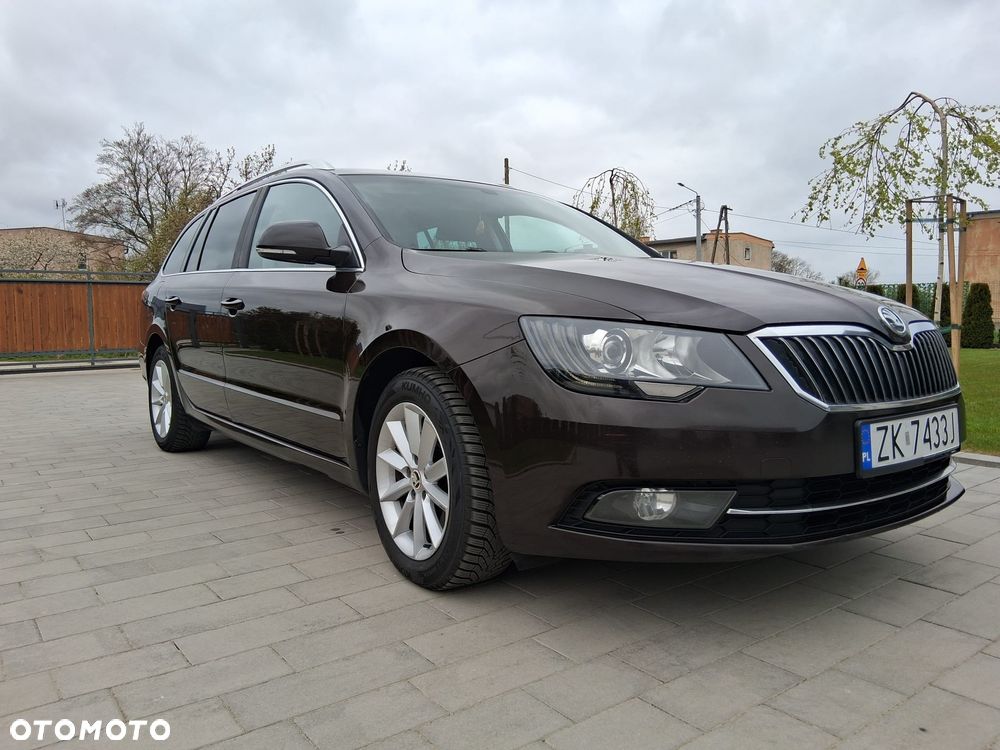 Skoda Superb 2.0 TDI DSG Elegance - 6