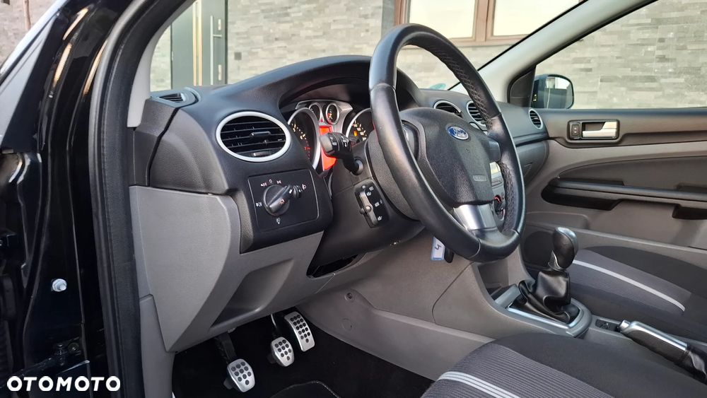 Ford Focus 1.6 16V Black Magic - 24