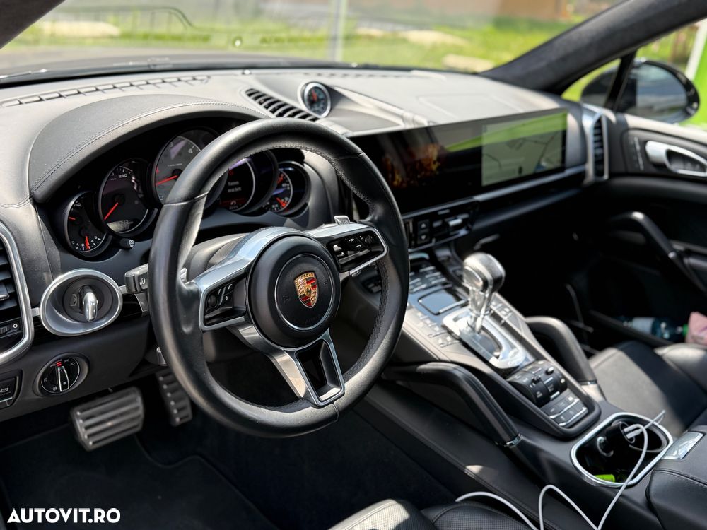 Porsche Cayenne 4.2 L S - 13