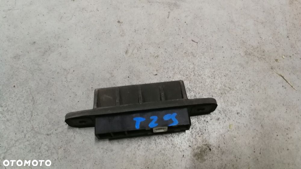 Przycisk klamka klapy tył Avensis t27 t29 09- - 2