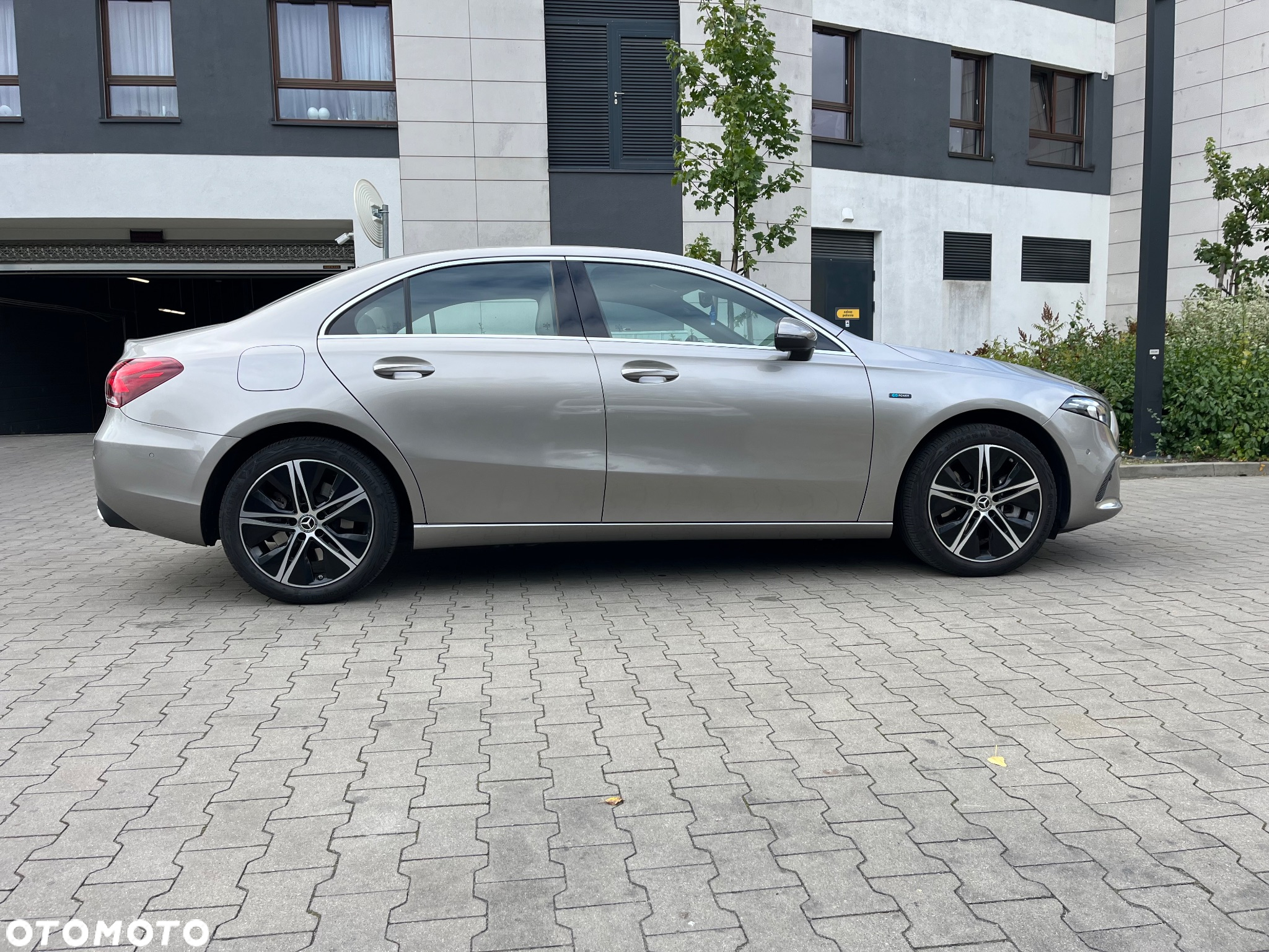 Mercedes-Benz Klasa A 250 E Progressive 8G-DCT - 4