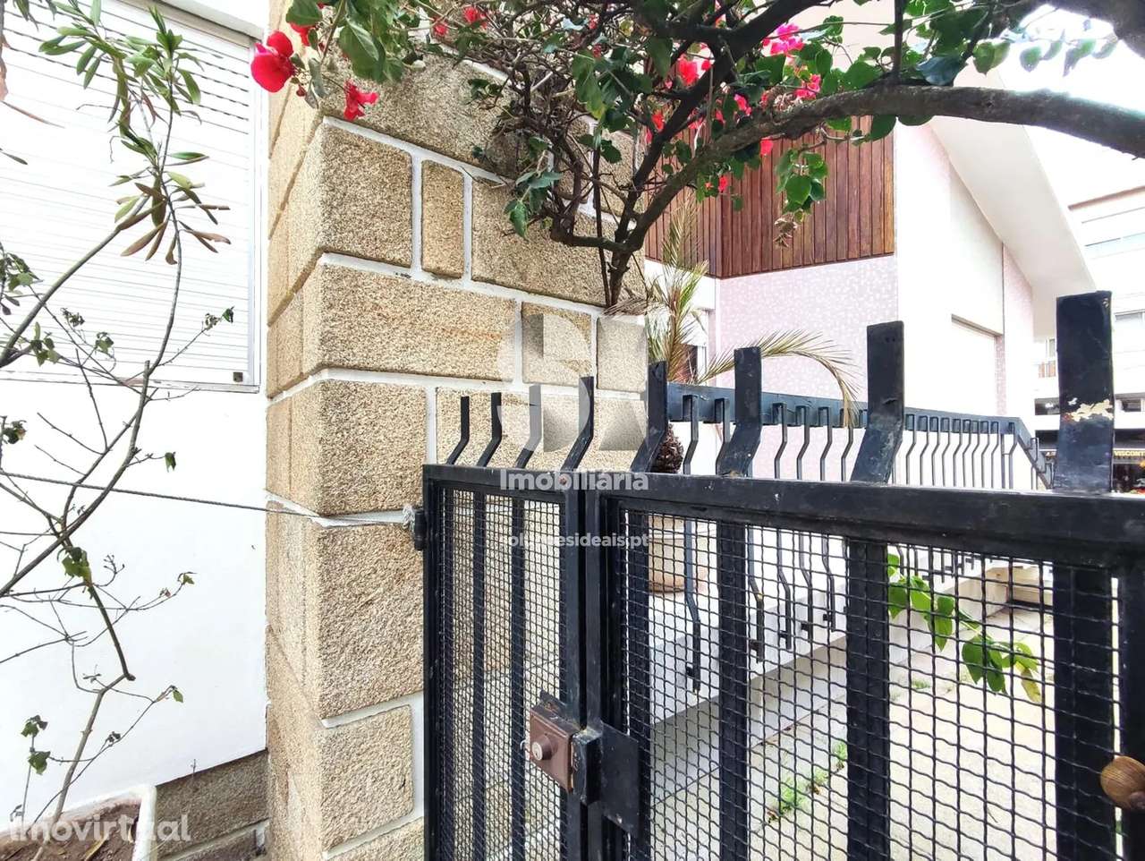 Moradia Geminada T4 - Grande imagem: 2/23