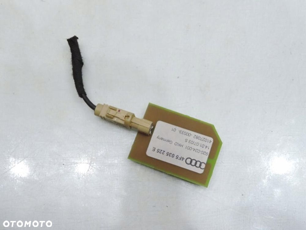 WZMACNIACZ ANTENY AUDI A6 C6 4F5035225E - 2