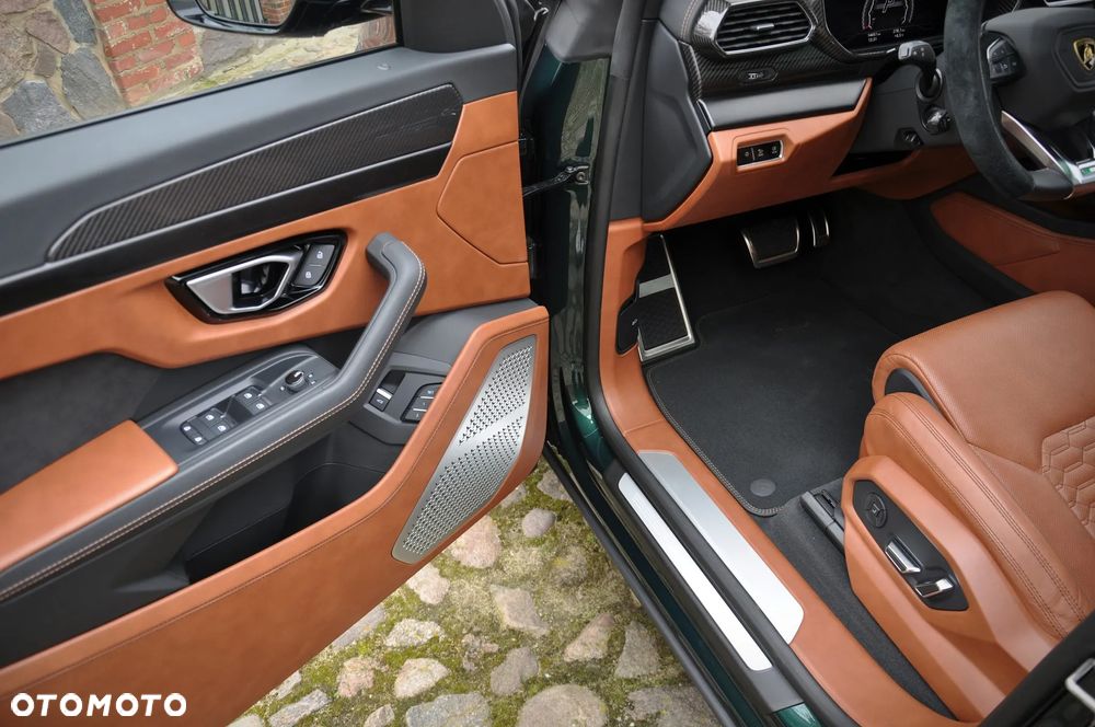 Lamborghini Urus Standard - 21