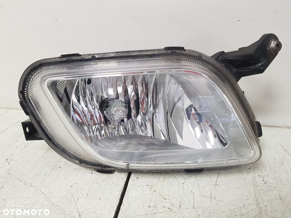 HALOGEN PRAWY PRAWA  Hyundai i800 iMAX H1 Grand Starex  92202-4h100 - 2