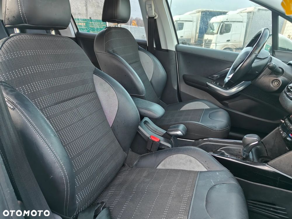 Peugeot 2008 PureTech 110 GPF Stop&Start EAT6 Allure - 22