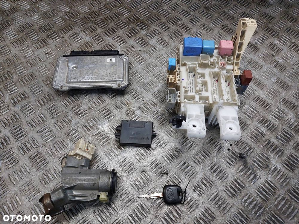 ZESTAW STARTOWY TOYOTA YARIS II 1.0 12V 89661-0D270 0261208841 - 7