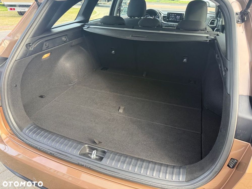Kia Ceed 1.5 T-GDI M - 10