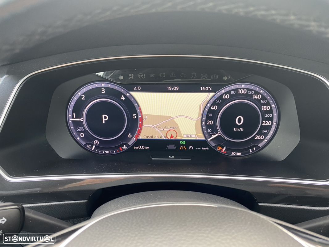 VW Tiguan 2.0 TDI R-Line DSG - 36