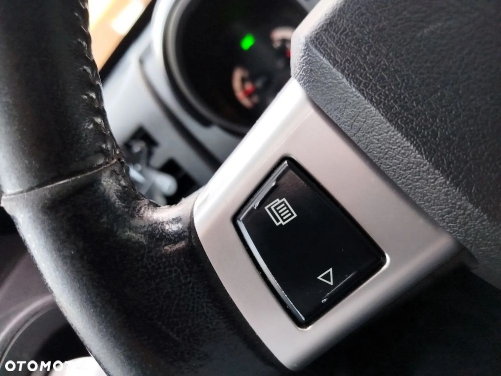 Dodge Nitro 2.8 CRD DPF Automatik SXT - 19