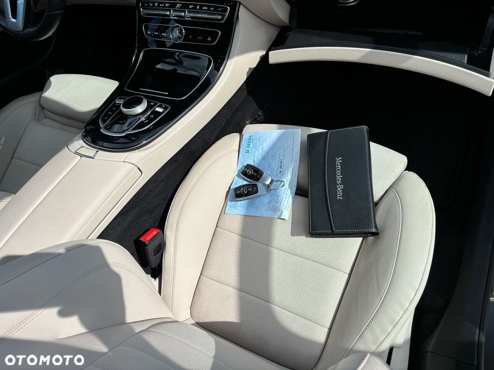 Mercedes-Benz Klasa E 220 d 9G-TRONIC Exclusive - 19
