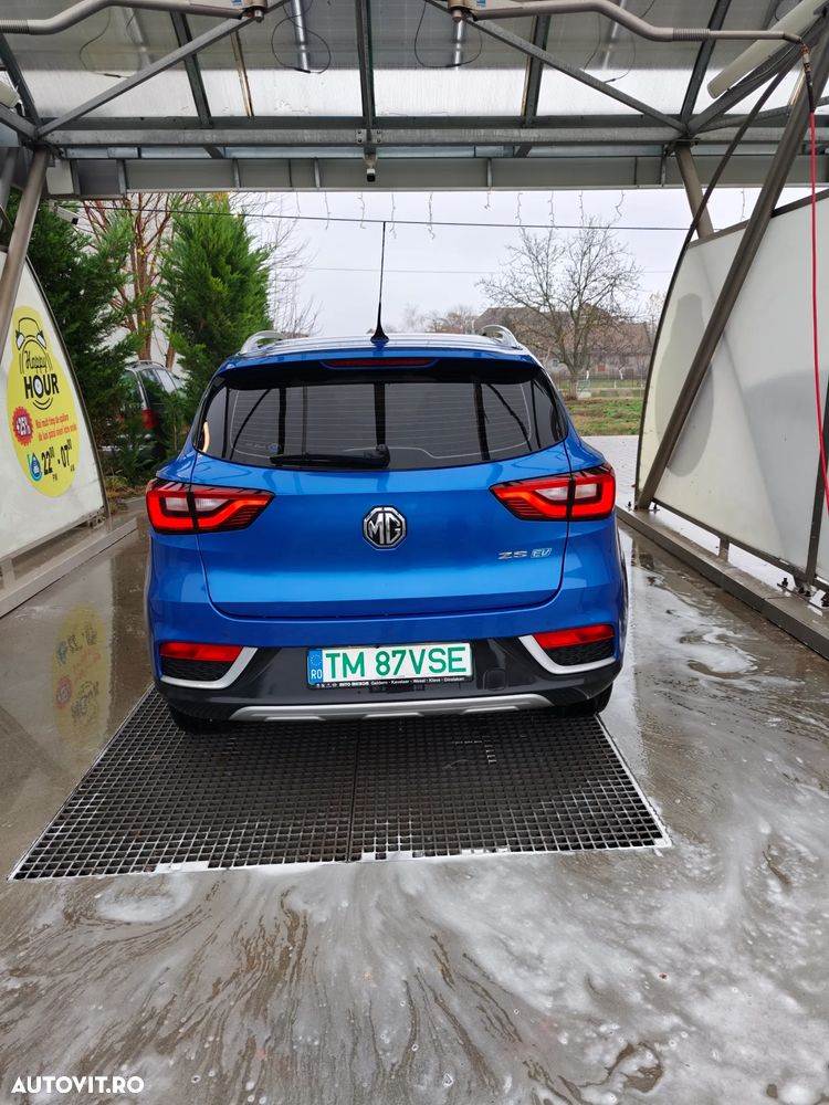 MG ZS EV Standard Luxury - 8