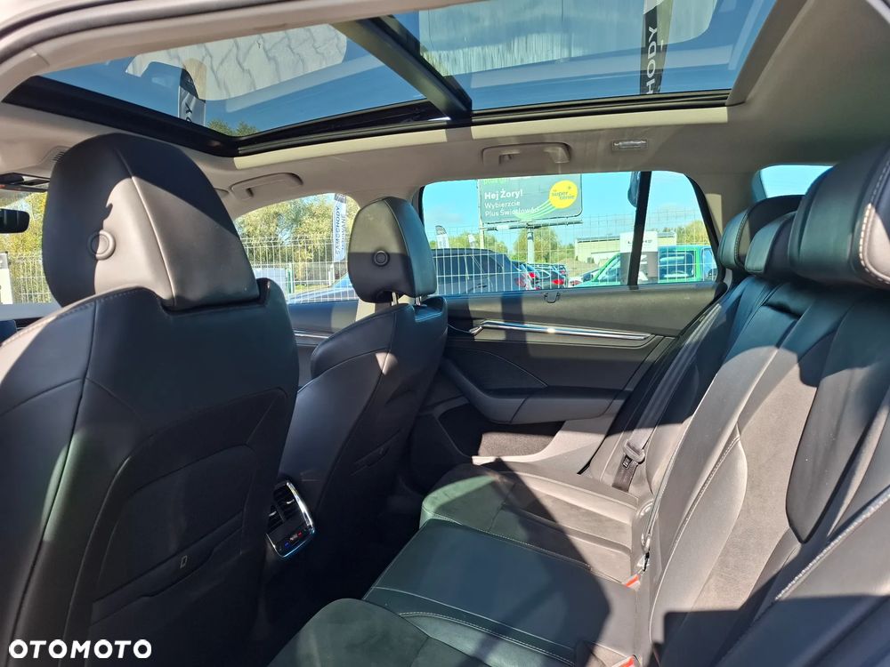Skoda Octavia 2.0 TDI DSG 4x4 Scout - 25