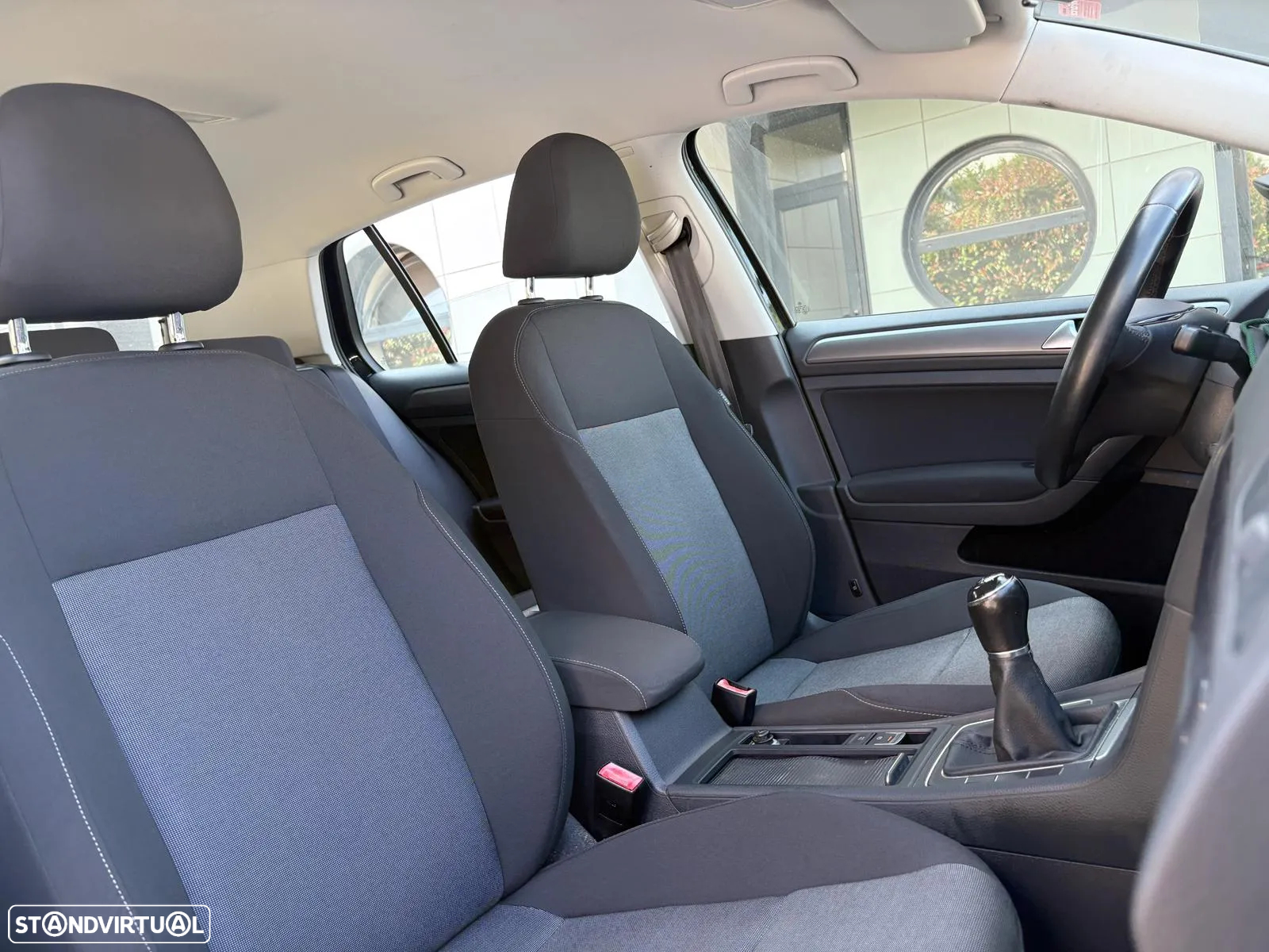 VW Golf 1.6 TDi Confortline - 6