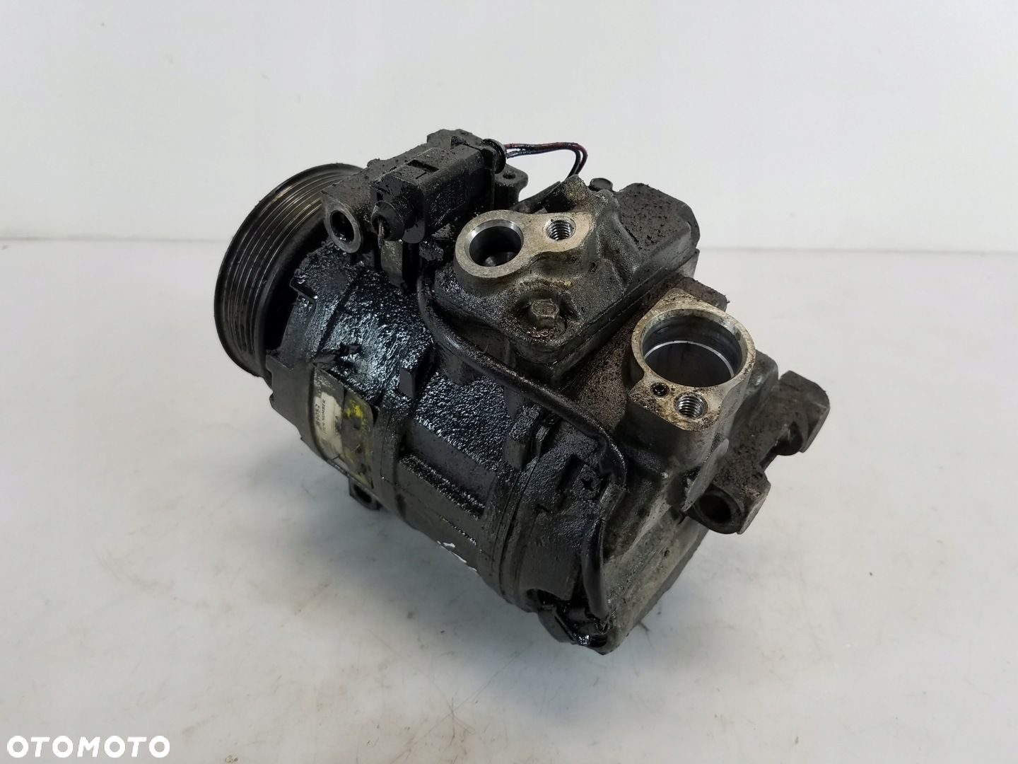 SPRĘŻARKA KLIMATYZACJI AUDI A6 C6 3.0 TDI - 2