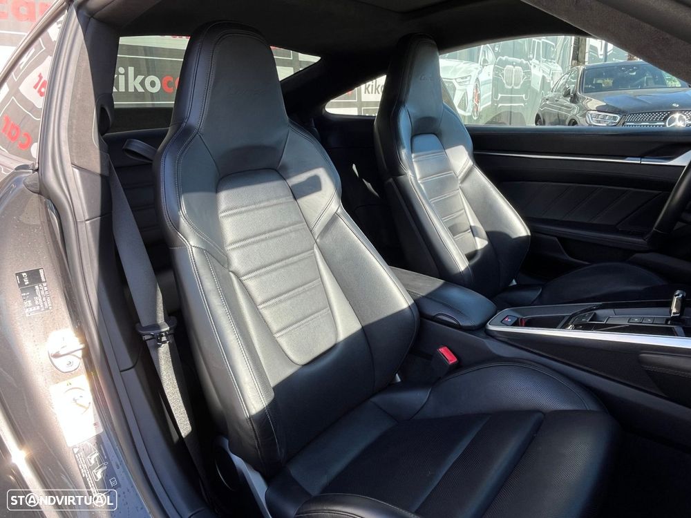 Porsche 911 (992) Turbo - 48