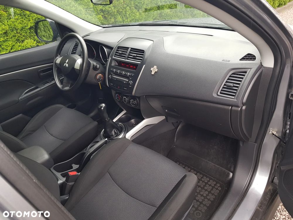 Mitsubishi ASX - 16