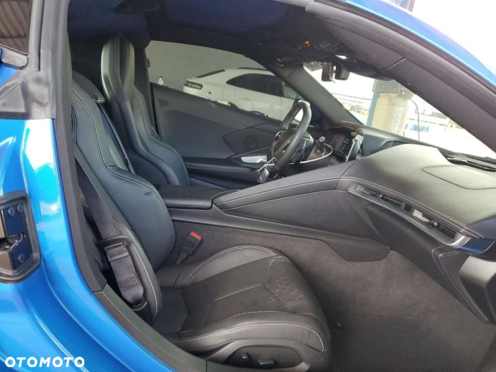 Chevrolet Corvette - 9